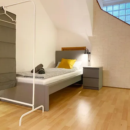 Apartamento Spacious Workers Loft In *